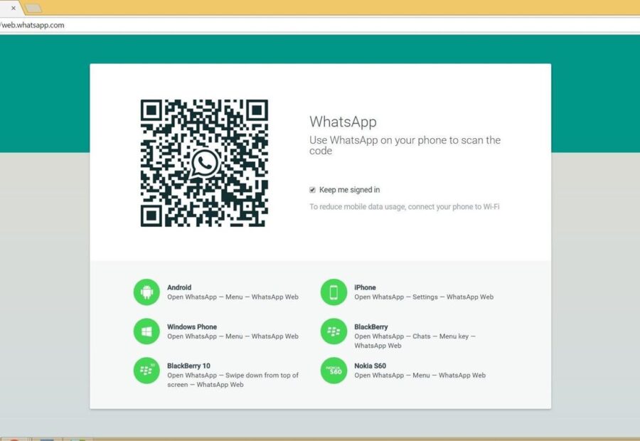 Simply click on any contact in the chat list to quickly view more information and the conversation history.